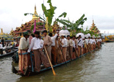 festlich geschmcktes Flussboot, Phaung Daw Oo Fest, Myanmar